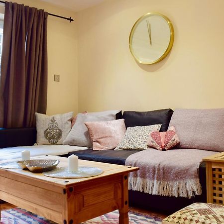 Stylish And Homely 4 Bedroom Home In East 런던 외부 사진
