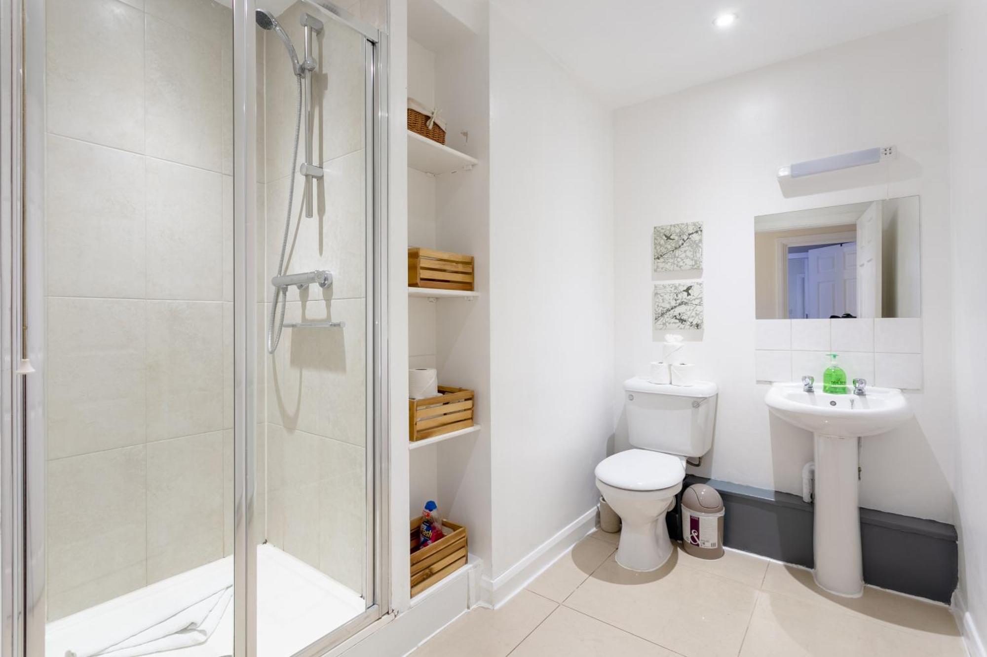 Stylish And Homely 4 Bedroom Home In East 런던 외부 사진